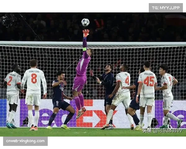 拜仁慕尼黑攻击线遭遇减员 迪亚兹红牌停赛影响客场布局 拜仁慕尼黑攻击线遭遇减员 迪亚兹红牌停赛影响客场布局